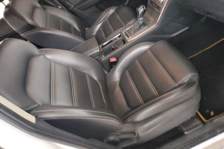 Used MG GS 2017 20T Automatic Luxury Edition Right Front Seat