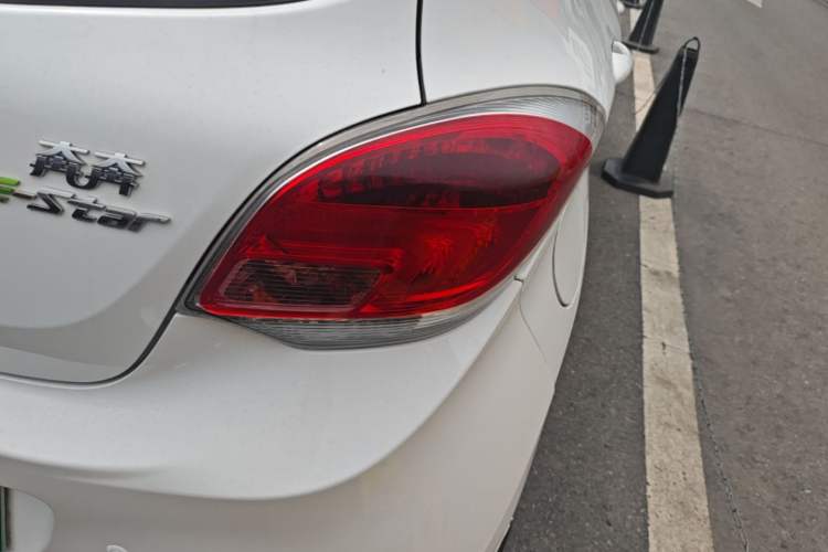Used CHANGAN Benni E-Star 2022 National Edition Colorful Limited Edition (Fast-Charging Version) Lithium Iron Phosphate
