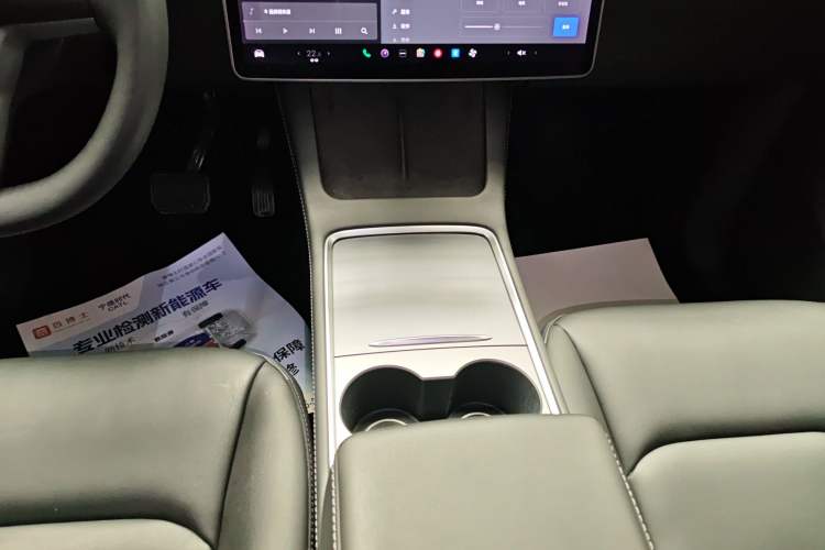 Used Tesla Model Y 2021 Long-Range All-Wheel-Drive Version