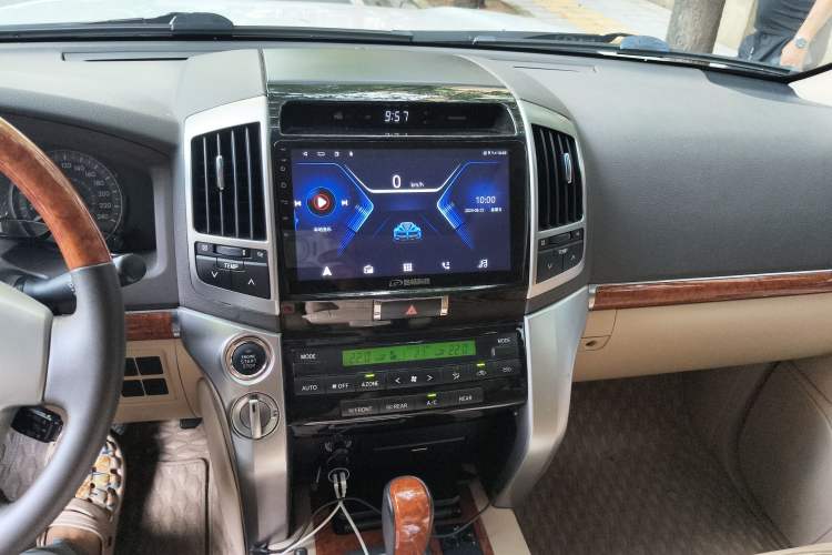 Used Toyota Land Cruiser 2012 4.0L Automatic VX Audio And AC Panel