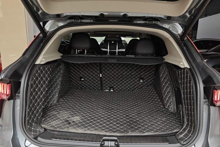 Used Lynk & Co 01 2019 2.0T Two-Wheel Drive Zhaopu Version China VI Standard