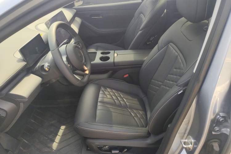 Used Baojun Enjoy 2025 All-Electric 600km Luxury Edition
