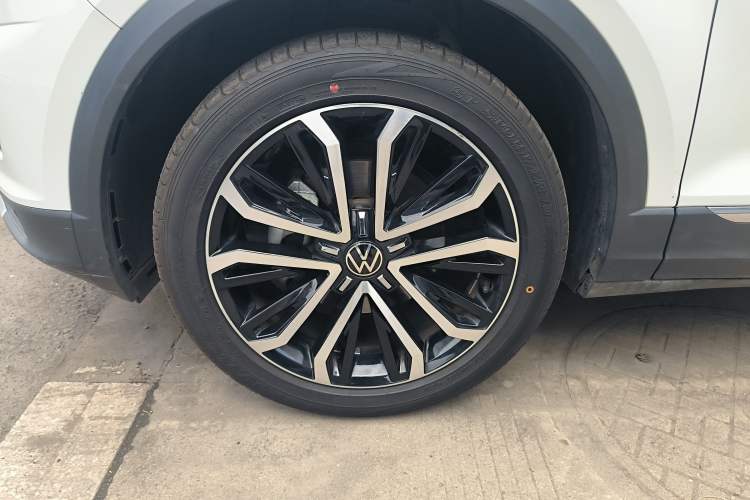 Used Volkswagen T-ROC 2021 280TSI DSG Two-Wheel Drive Comfort Connect 30th Anniversary Edition Left Front Wheel Hub