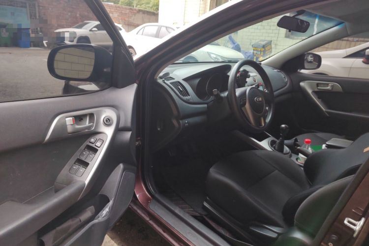 Used Kia Forte 2012 1.6L MT GL Commemorative Edition Driver Seat