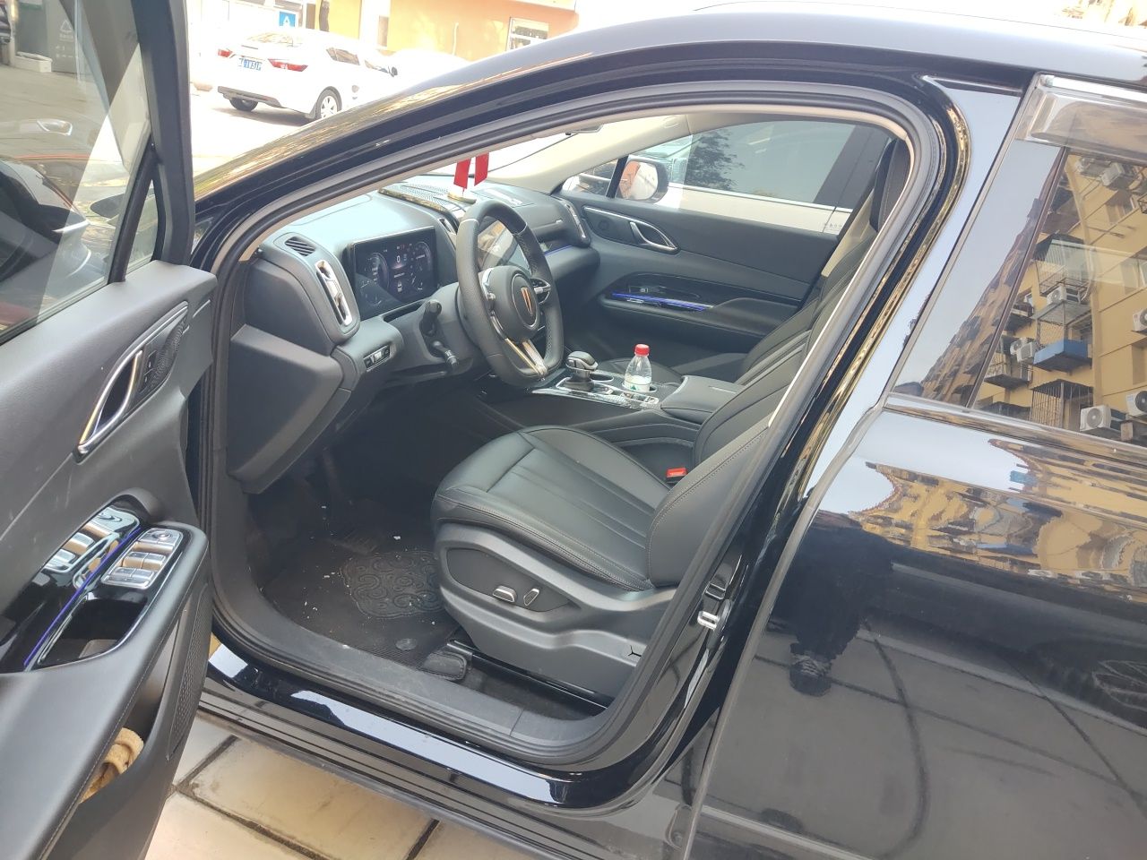 Hongqi HS3 2023 1.5T Two-Wheel Drive Shanwei Edition — снимка 16