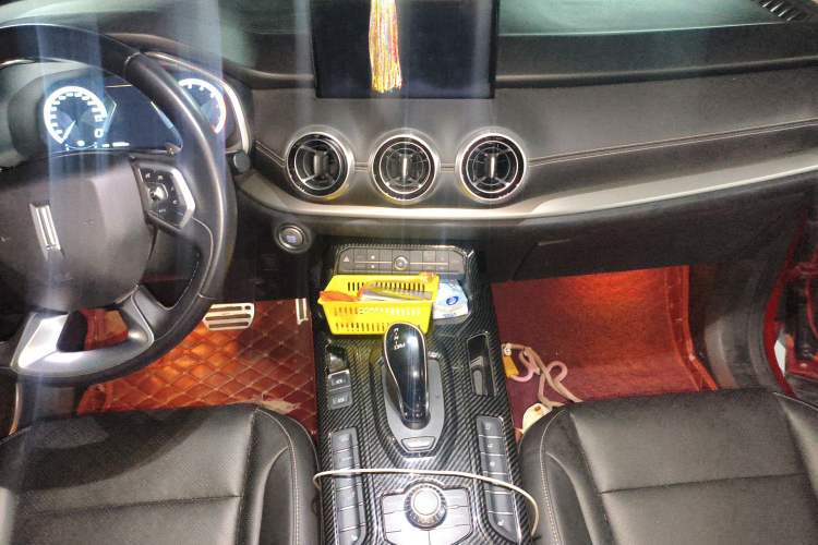 Used Wey VV6 2018 2.0T Two-Wheel-Drive Ultra-Luxury Version China V Standard
