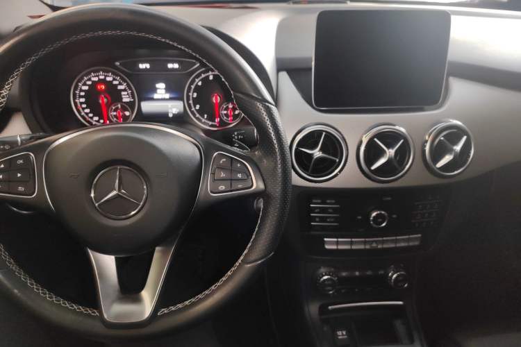 Used Mercedes-Benz B-Class 2018 B 200 Fashion Model