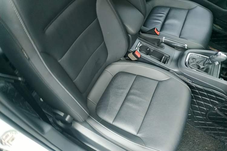 Used Volkswagen Sagitar 2018 1.6L Automatic Comfort Model Right Front Seat