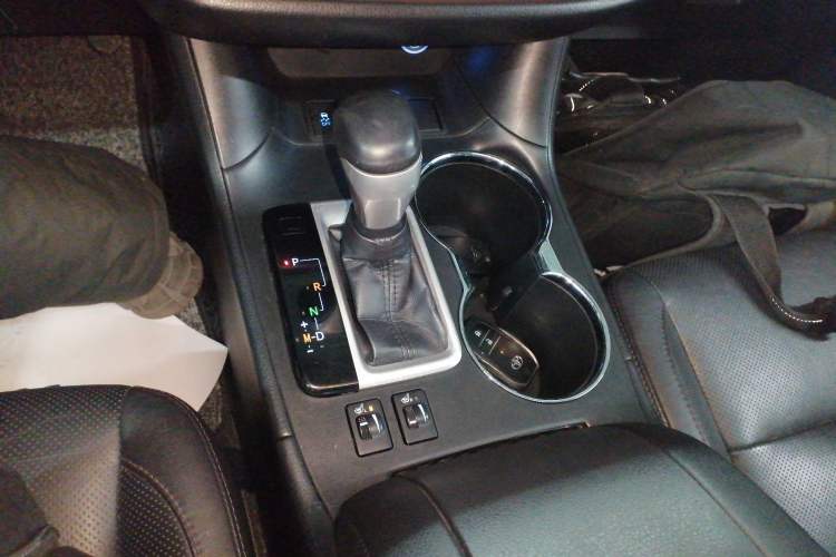 Used Toyota Highlander 2015 2.0T Two-Wheel Drive Luxury Edition 7 Seats