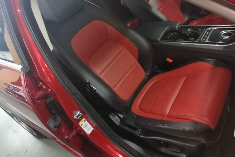 Used Jaguar XE 2015 2.0T 200 PS R-Sport