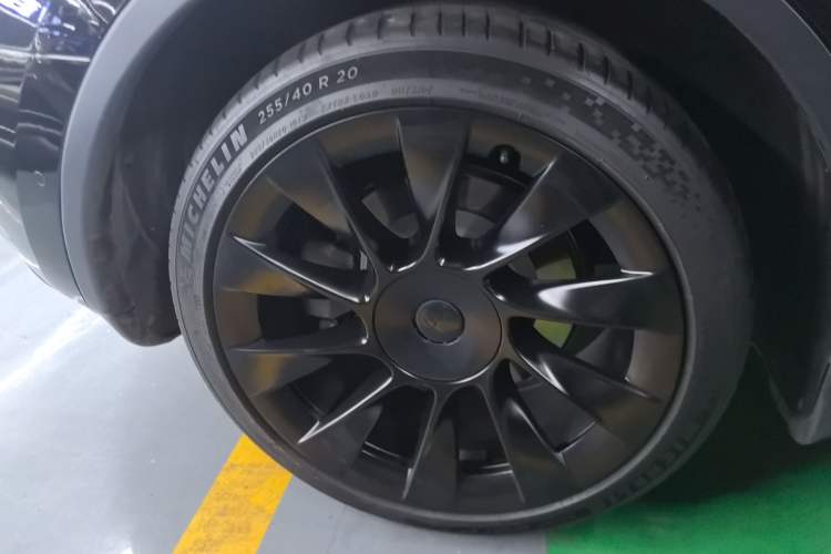 Used Tesla Model Y 2022 Revised Version Rear-Wheel Drive Right Rear Wheel Hub