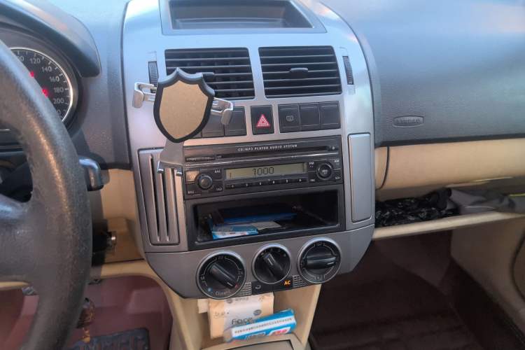 Used Volkswagen Polo 2008 Jingqu 1.4L Manual Elegant Edition Audio And AC Panel