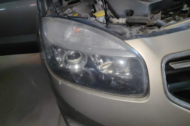 Used Renault Koleos 2013 2.5L Two-Wheel Drive Comfort Edition Right Front Headlight