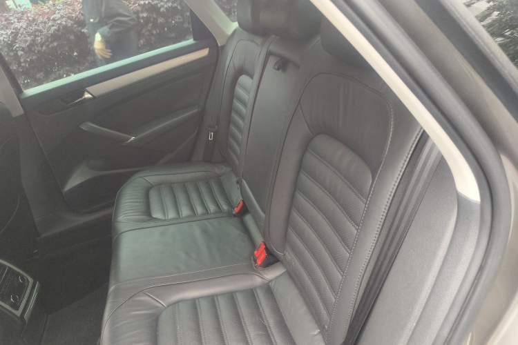 Used Volkswagen Passat 2013 1.8TSI DSG Prestige Edition Left Rear Seat