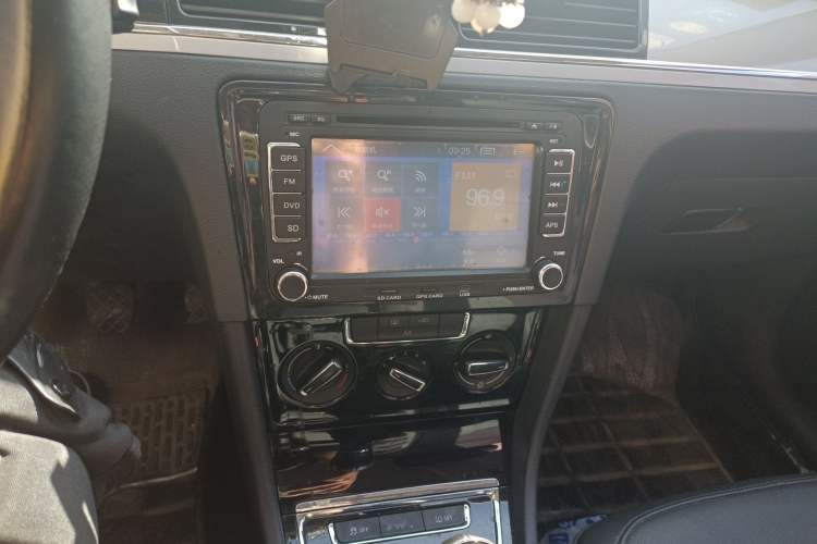 Used Volkswagen Bora 2015 Zhuihui Edition 1.6L Manual Comfort Model Audio And AC Panel