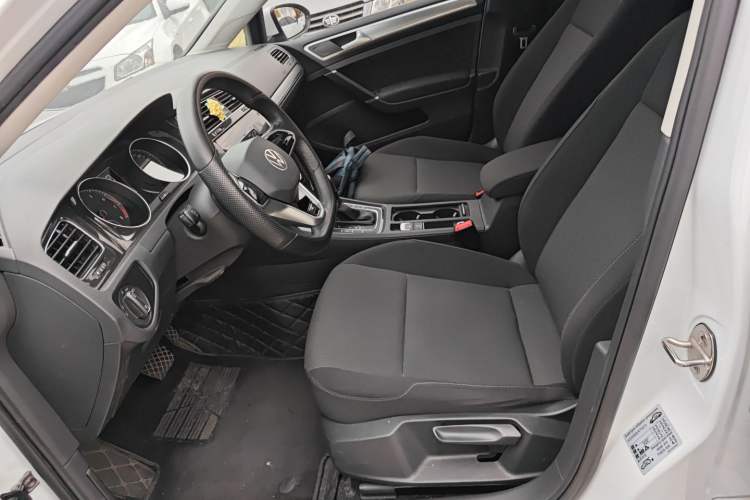 Used Volkswagen Golf 2020 Zhiai Edition 200TSI DSG Comfortable & Ambitious Version Left Front Seat