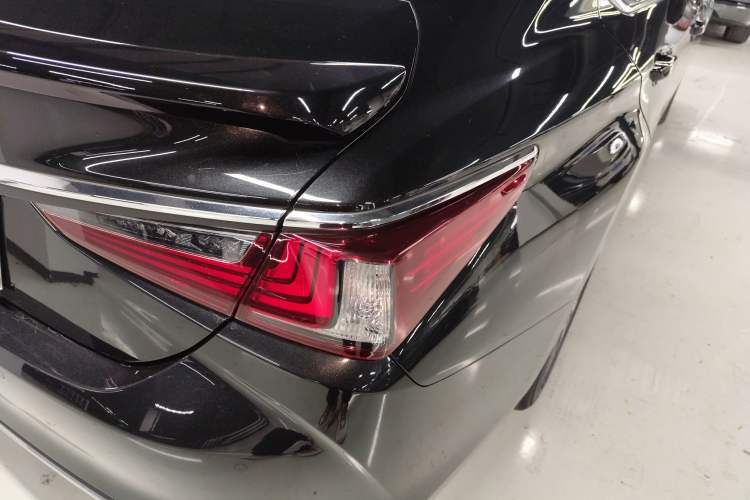 Used Lexus ES 2023 200 Excellence Edition