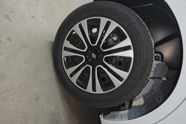 Used JMEV Xiao Qilin 2026 Model PLUS+ Comfort Version Right Rear Wheel Hub