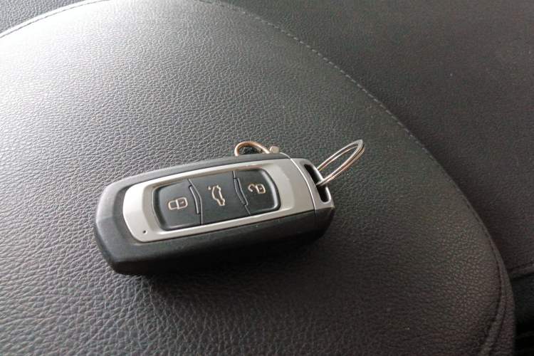 Used Geely Auto Emgrand GS 2016 Elegant Edition 1.8L Automatic LingShang Model Vehicle Key