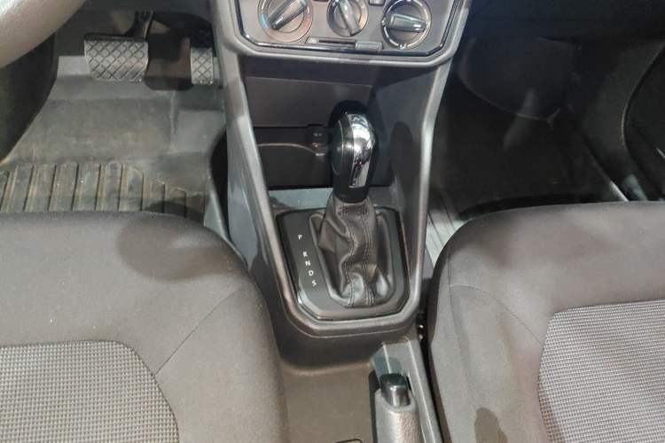 Used Volkswagen Jetta 2017 1.5L Automatic Fashion Model