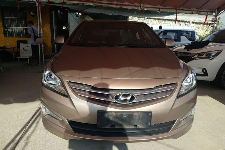 Used Hyundai Verna (older generation) 2014 1.4L Manual Smart GLS Trim