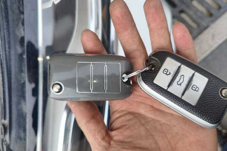 Used Roewe RX5 2016 20T Two-Wheel Drive Automatic Internet Smart Edition