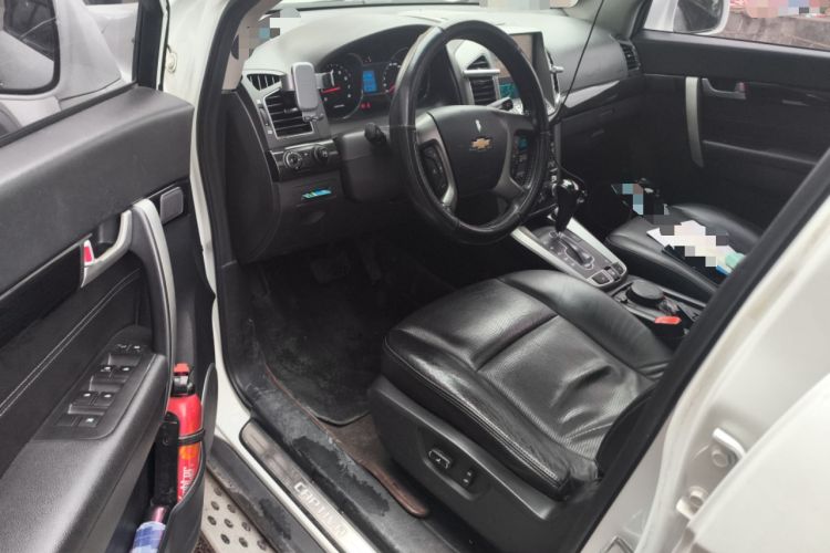 Used Chevrolet Captiva 2015 2.4L 4x4 Flagship Edition 7-Seater