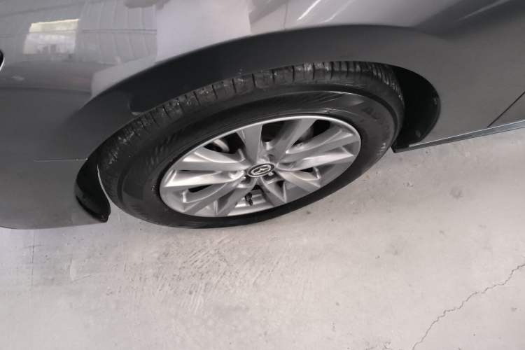 Used Mazda 3 Axela 2021 1.5L Automatic ZhiMei Edition Exterior 4