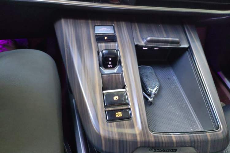 Used Volkswagen Talagon 2023 Facelift 380TSI All-Wheel-Drive Luxury Jiajing Pro 6-Seater Gear Lever