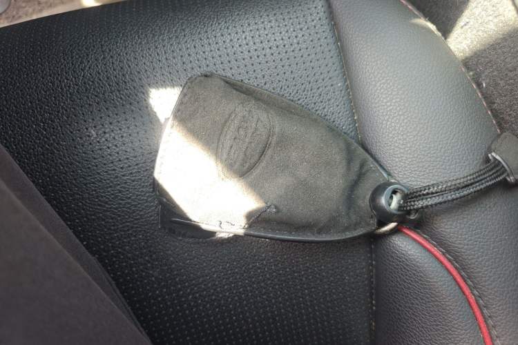 Used Land Rover Discovery Sport 2020 249 PS R-Dynamic Performance Tech Edition 5 Seats Vehicle Key