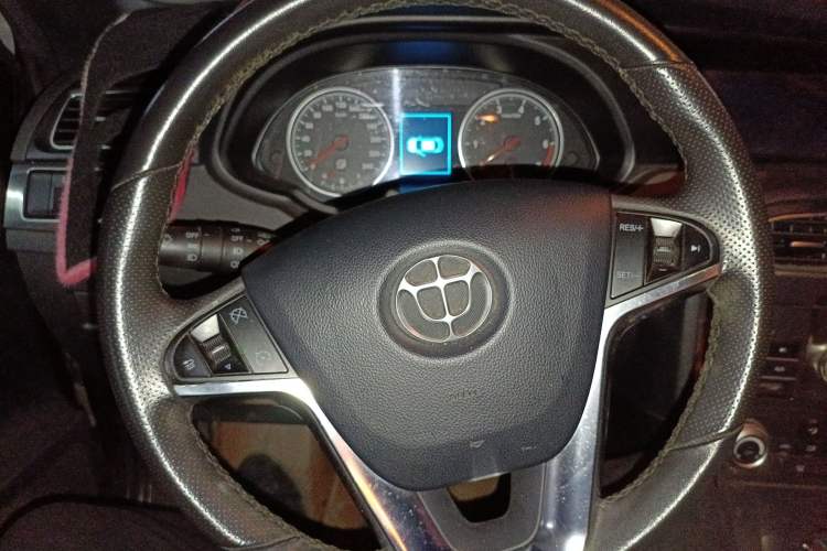 Used Brilliance V5 2016 1.5T Automatic Two-Wheel Drive Smart Version Steering Wheel