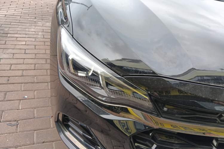 Used Chevrolet Monza 2020 Light Hybrid RS 330T Automatic Comfort Edition Right Front Headlight