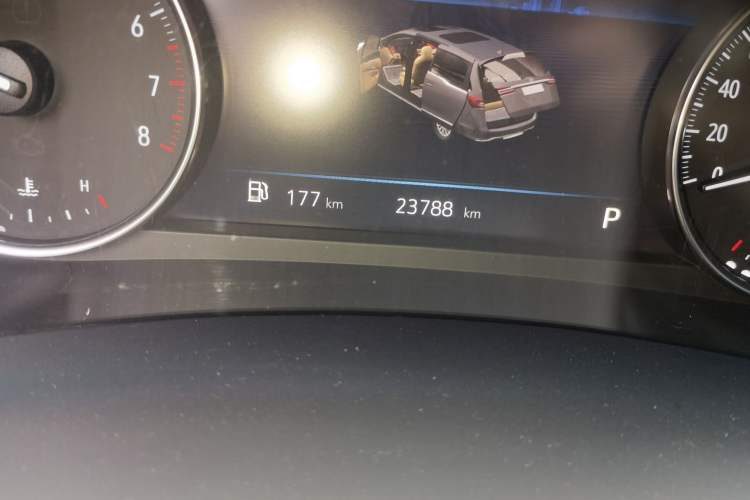 Used Buick GL8 2022 Land Executive Class 652T Prestige Model Odometer Close Up