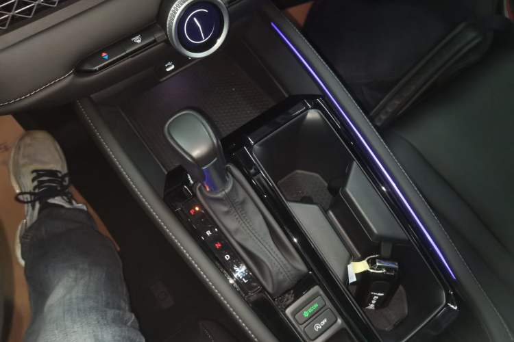 Used Honda Accord 2025 Sport Series 260TURBO Luxury Edition Gear Lever