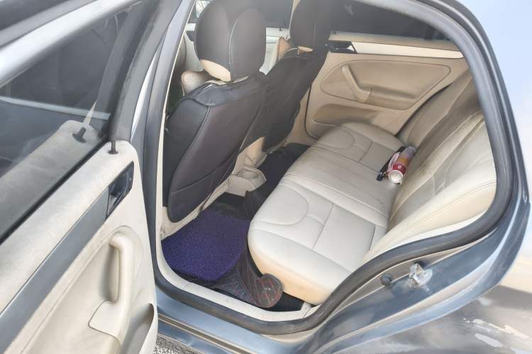 Used Volkswagen Bora 2012 1.6L Manual Fashion Edition
