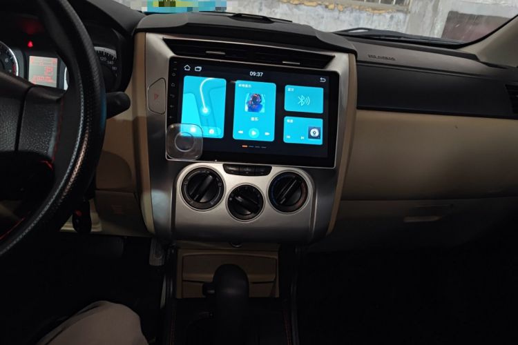 Used Venucia R50 2013 1.6L Automatic Fashion Edition