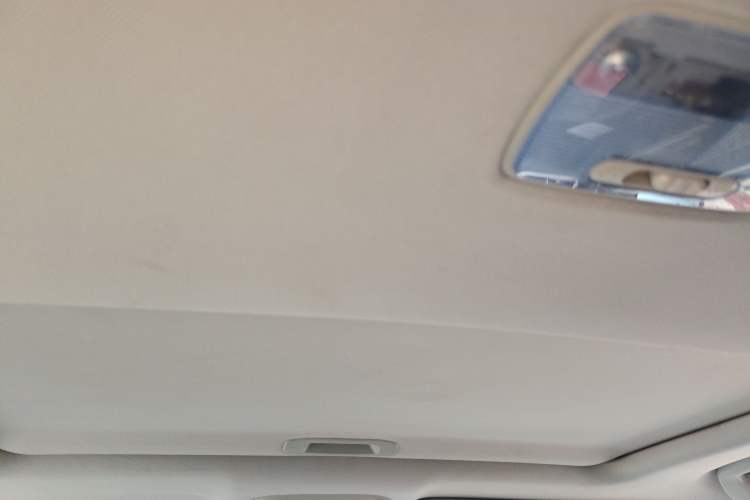 Used Haval H6 2017 Red-Label Sport Edition 1.5T Automatic Two-Wheel Drive Luxury Model Headliner