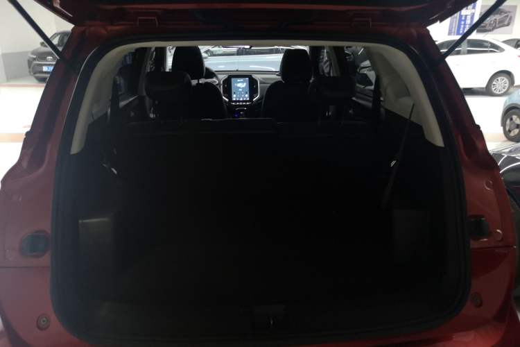 Used Baojun 530 2020 1.5T CVT Prestige Connected Version 7 Seats Trunk