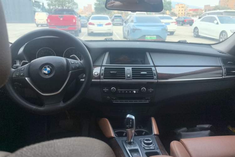 Used BMW X6 2012 xDrive35i Center Console