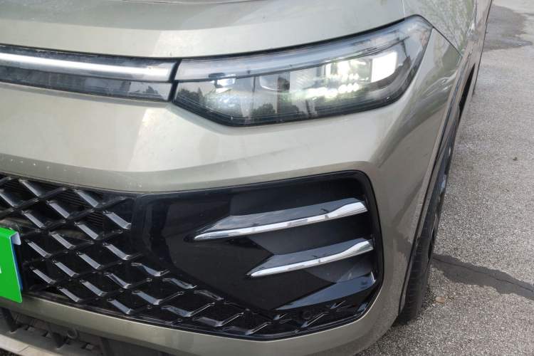 Used Volkswagen Tayron 2025 Tiguan L 380TSI 4Motion Luxury Left Front Headlight