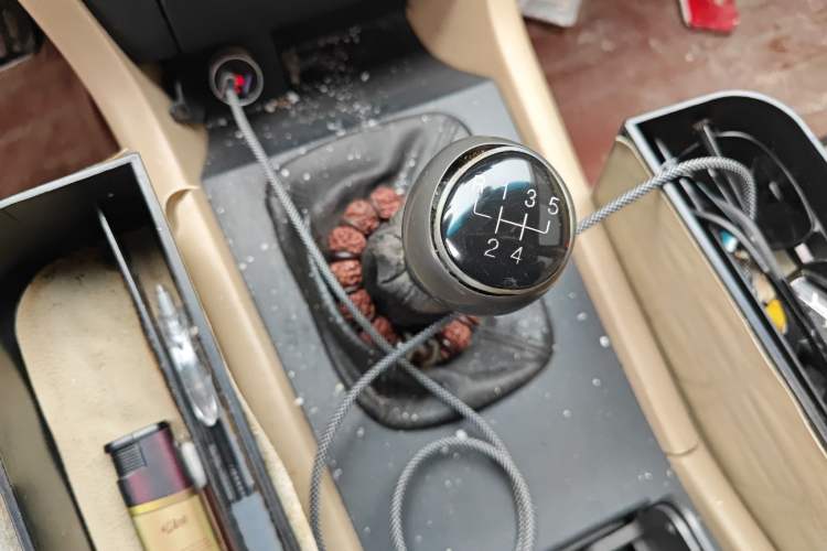 Used Chevrolet Epica 2010 1.8 Luxury Edition MT Gear Lever