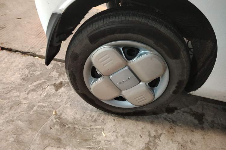 Used Geely Galaxy Panda 2024 Panda Mini 200km Longteng PRO Edition Right Rear Wheel Hub