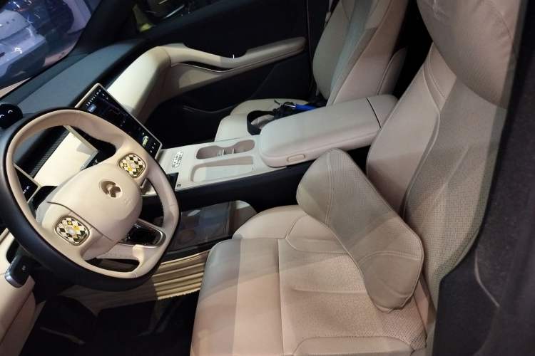 Used Nio ET5 2024 75 kWh Left Front Seat