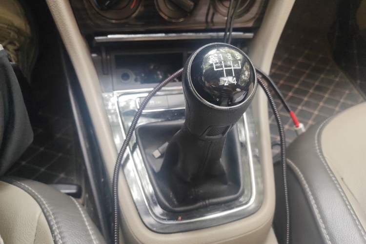 Used Volkswagen Gran Lavida 2013 1.6L Manual Comfort Model