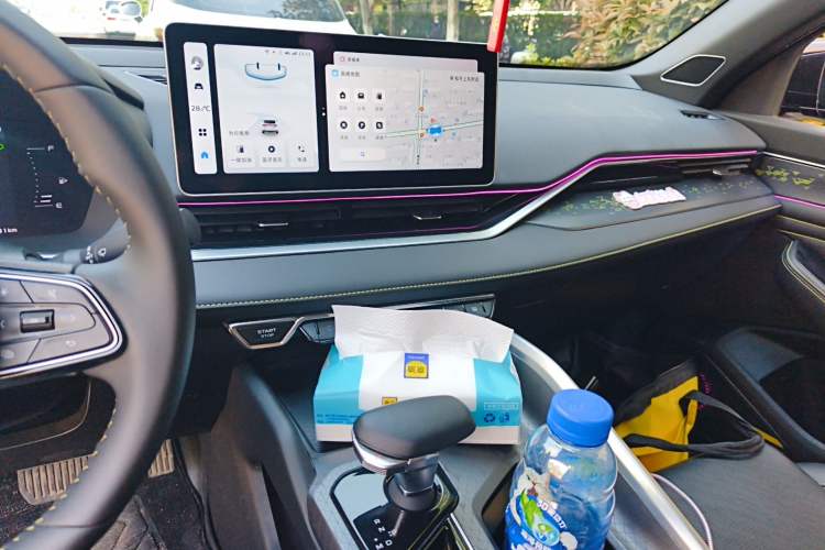 Used Geely Auto Preface 2023 1.5TD Fuyao Version Audio And AC Panel