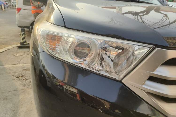 Used Toyota Highlander 2012 2.7L Two-Wheel Drive 7-Seater Luxury Edition