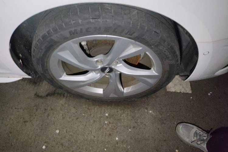 Used Audi A4L 2020 40 TFSI Luxury Prestige Edition Right Front Wheel Hub