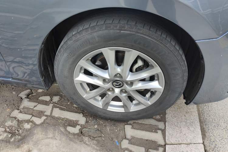 Used Mazda Mazda 3 Axela 2016 Sedan 1.5L Automatic Luxury Model