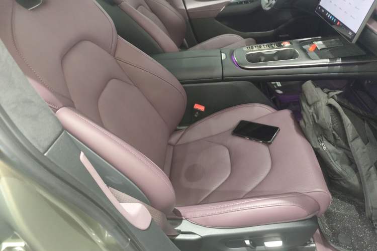 Used Xiaomi Auto SU7 2024 Four-Wheel Drive Ultra-Long Range Advanced Intelligent Driving Max Edition
