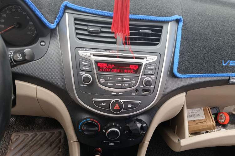 Used Hyundai Verna (older generation) 2014 1.4L Manual Smart GLS Trim Audio And AC Panel